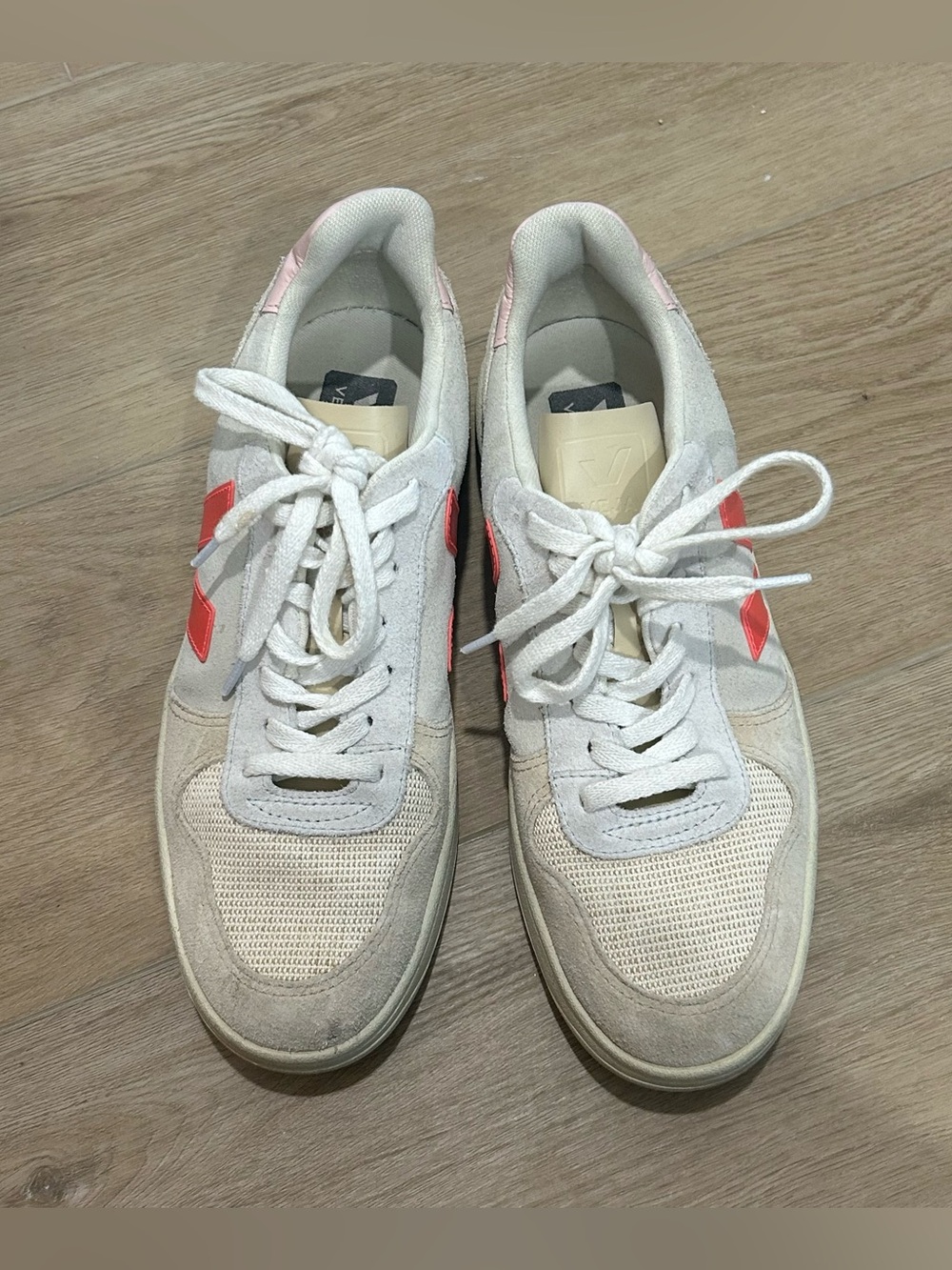 Veja Women’s Sneakers in Off-White with Pink Heel and Red V - Picture 2 of 7